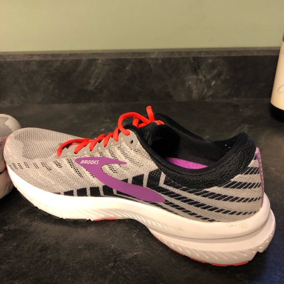 brooks launch 6 women's size 8